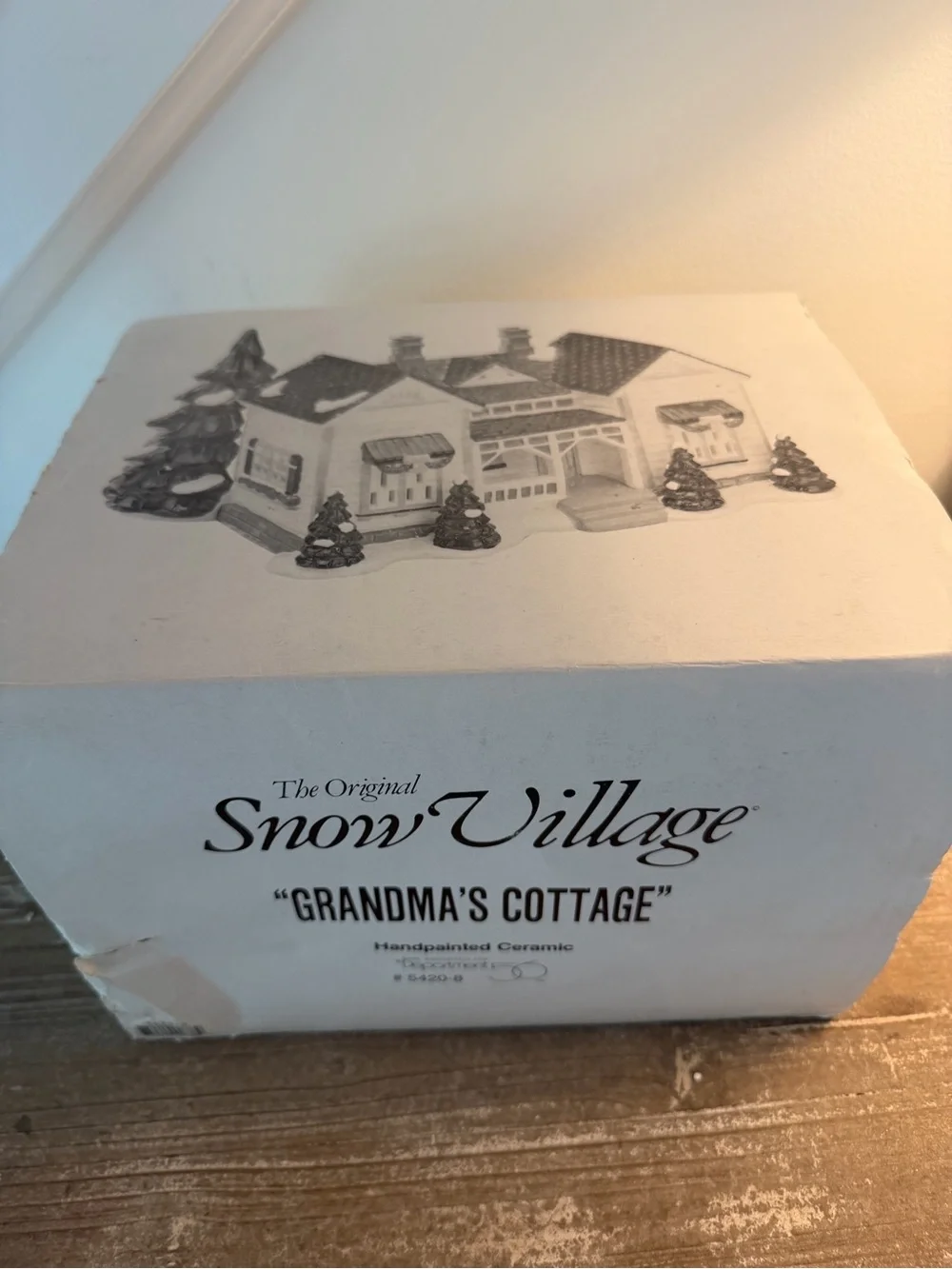 DEPART 56 Snow Village Grandmas Cottage #5420-8